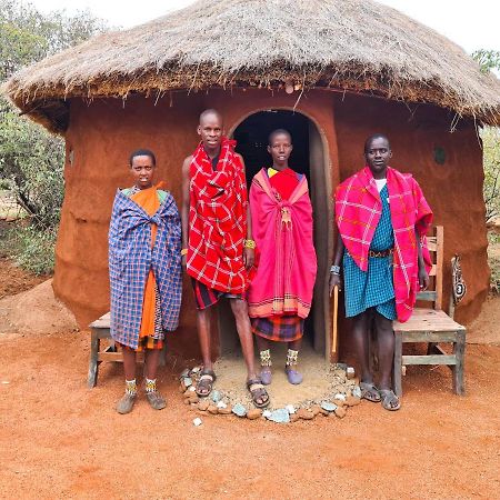 Africa Safari Maasai Boma Camping Serengeti Exterior photo